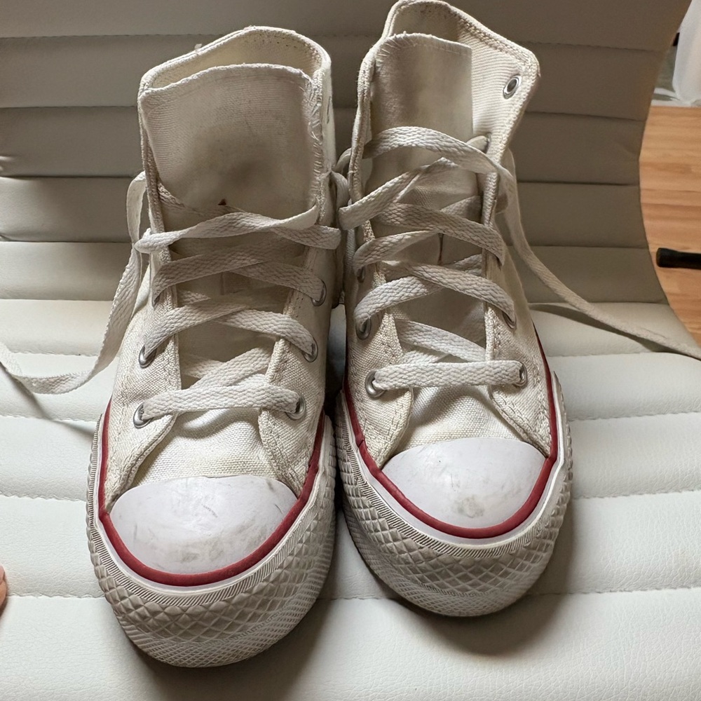 Converse Kids High-Top Sneakers in White and Red - Picture 7 of 16